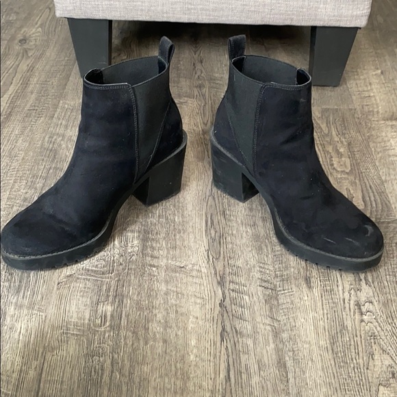 Black suede ankle boots - Picture 2 of 5